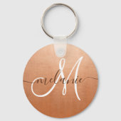 Aangepaste monogram naam trendy script roze gouden sleutelhanger (Achterkant)