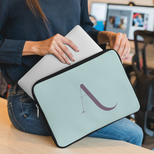 Aangepaste Monogram Script Initiaal Soft Blue & Pa Laptop Sleeve