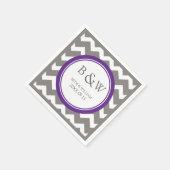 Aangepaste Monogram Trouwservet Plum Grey Chevron Servetten (Hoek)