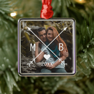 Aangepaste monogrammed Love Heart Arrows 2023 Metalen Ornament