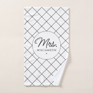 Aangepaste Mrs Est. Modern Elegant Script Pas getr Bad Handdoek