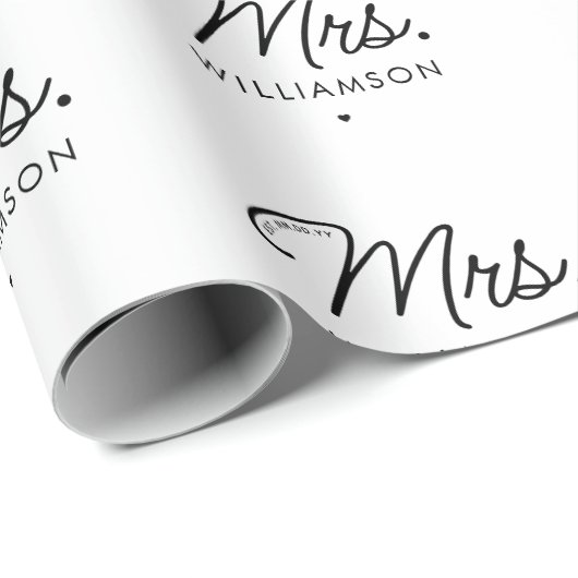 Aangepaste Mrs Est. Modern Elegant Script Pas getr Cadeaupapier (Rol Hoek)
