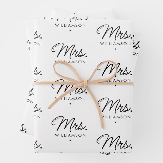 Aangepaste Mrs Est. Modern Elegant Script Pas getr Inpakpapier Vel (In situ)