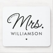 Aangepaste Mrs Est. Modern Elegant Script Pas getr Muismat (Voorkant)