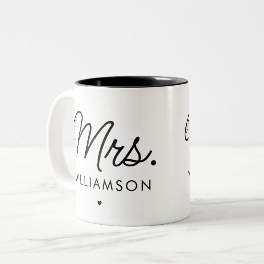 Aangepaste Mrs Est. Modern Elegant Script Pas getr Tweekleurige Koffiemok (Voorkant links)