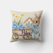 Aangepaste naam Bunny met blauwe bloemen Kussen (Achterkant)