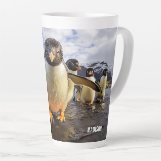 Aangepaste naam Cool Penguins Latte Mok (Rechterhoek)