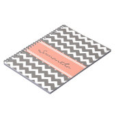 Aangepaste naam Coral Gray Chevron-laptop Notitieboek (Linkerzijde)