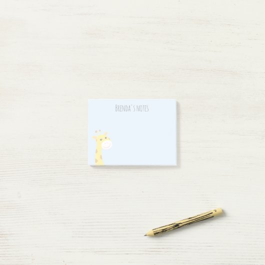 Aangepaste naam Giraffe glimlachen Licht Blauw 4x3 Post-it® Notes (Op bureau)