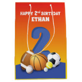Aangepaste naam Jongen 2e verjaardag Sportballs Medium Cadeauzakje (Voorkant)