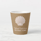 Aangepaste naam, locatie en kleur Seashell Latte Mok (Voorkant)