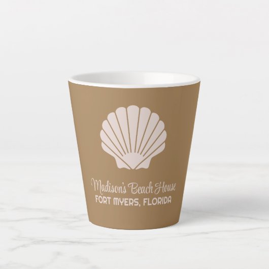 Aangepaste naam, locatie en kleur Seashell Latte Mok (Voorkant)