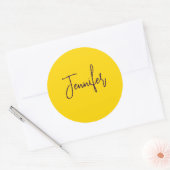 Aangepaste naam paarse tekst geel ronde sticker (Envelop)