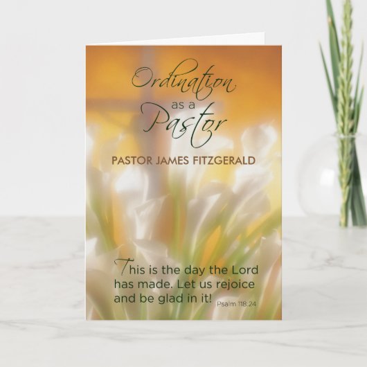 Aangepaste naam pastor Bestelling, Datum, Lilies,  Kaart (Voorkant)