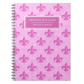 Aangepaste naam roze fleur de Lis Pattern Notitieboek (Voorkant)