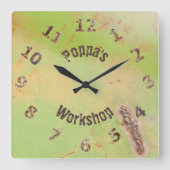Aangepaste naam: Rustic Garage Workshop Green Pati Vierkante Klok (Voorkant)