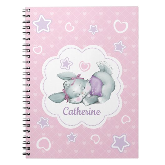 Aangepaste naam Sleeping Bunny in roze en paars Notitieboek (Voorkant)