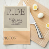 Aangepaste naam / tekst leven is een Crazy Ride Theedoek (Quarter Fold)