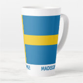 Aangepaste naam & tekst Zweedse vlag Latte Mok (Rechterhoek)