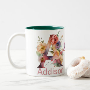 Aangepaste naamletter A Monogram Floral Bird Des Tweekleurige Koffiemok