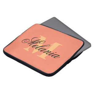 Aangepaste oranje monogram laptophoes laptop sleeve