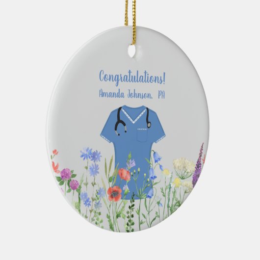 Aangepaste PA Physician Assistant Blue Scrubs Keramisch Ornament (Rechts)