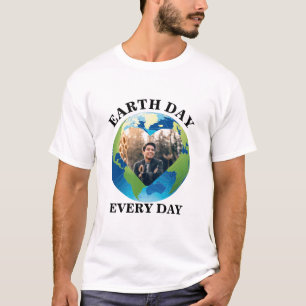 Aangepaste planeet hartfoto Aarde elke dag T-shirt
