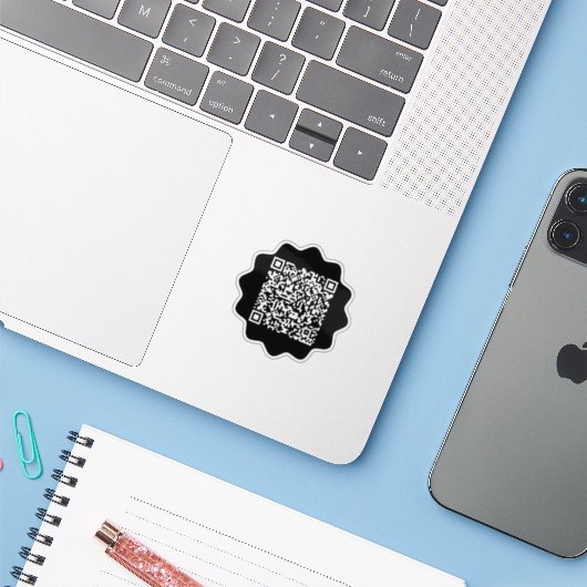 Aangepaste QR-code Speelse golvende rand uitgesned Sticker (Laptop met iPhone)