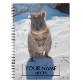 Aangepaste Quokka op het strand Notitieboek