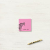 Aangepaste roze notities post-it® notes (Op bureau)