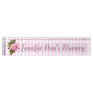 Aangepaste roze Roos Baby Nursery Name Naambordje