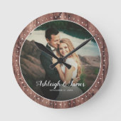 Aangepaste Rustic Modern Weddenschap Foto's Ronde Klok (Voorkant)
