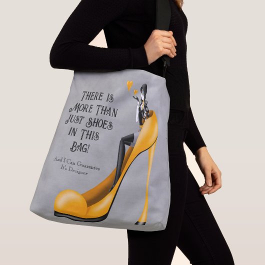 Aangepaste Slogan Modieuze Dame in Stiletto Crossbody Tas (Dichtbij)