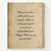 Aangepaste Spooky Halloween Black  Script Witch Notitieboek (Achterkant)
