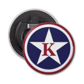 Aangepaste Star Red White Monogram Bottle Open Button Flesopener (Voorkant)