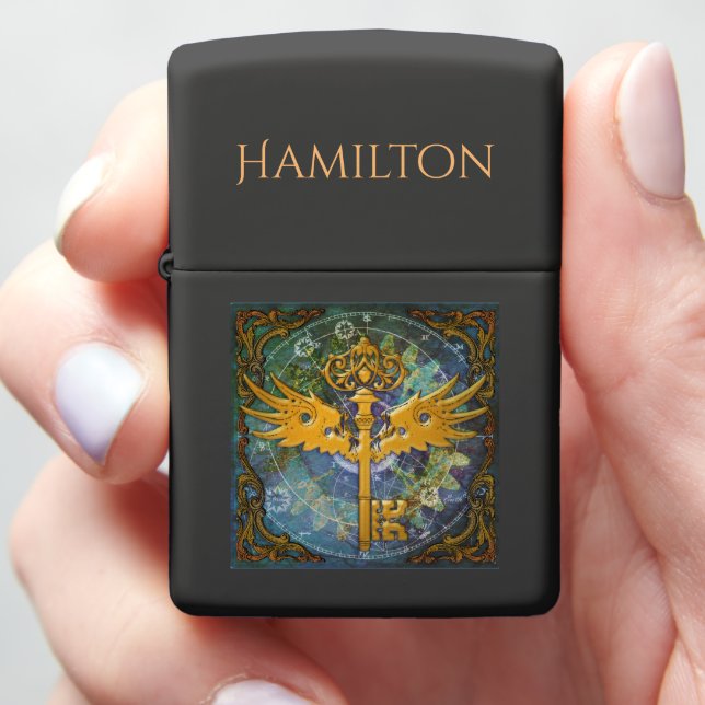 Aangepaste Steampunk Winged Key Zippo Lighter (In Hand)