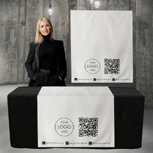 Aangepaste tafelbanner met linnen uitstraling en Q Wandkleed