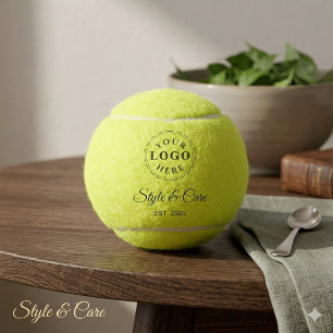 Aangepaste tekst gevestigde tennisbal merk ontwerp tennisballen