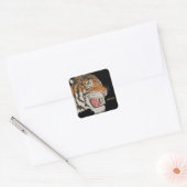 Aangepaste tekst gewelddadige en boze tijger Brown Vierkante Sticker (Envelop)