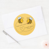 Aangepaste tekst Happy Love Bees Ronde Sticker (Envelop)