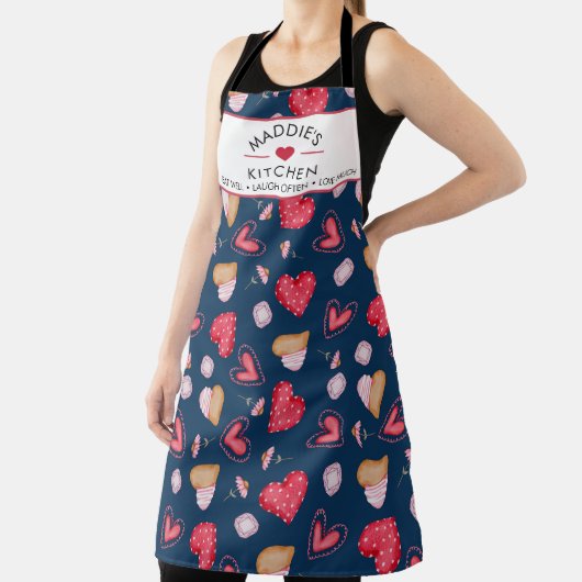 Aangepaste tekst Schattigee Wildflower en Hearts P Schort (Insitu)