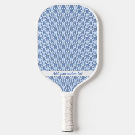 Aangepaste tekst voor abstract kustblauw golfpatro pickleball paddle (Voorkant)