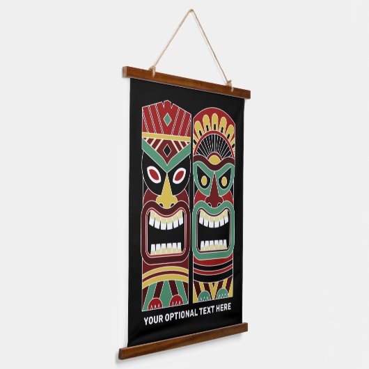 Aangepaste tekst voor Cool Tiki Totem Hangend Wandkleed (Gebogen)