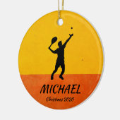 Aangepaste Tennis Player Coach Serve Yellow Xmas Keramisch Ornament (Links)