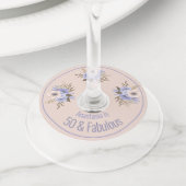 Aangepaste Verjaardag Naam Datum Floral Wild Roos Wijnglaslabel (Dichtbij)