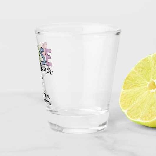 Aangepaste verpleegkundige NP Verpleegkundige Afst Shot Glas (Rechts)