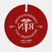 Aangepaste verpleegster RN Afstuderen Red Medical Glas Ornament (Achterkant)