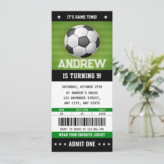 Aangepaste Voetbal Ticket Verjaardag Uitnodiging (Staand voorkant)