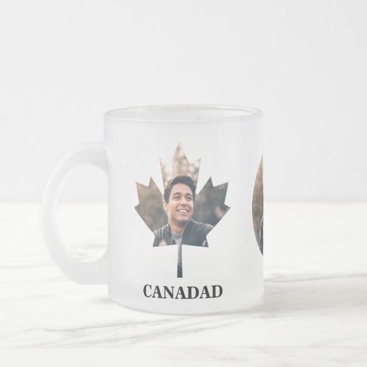 Aangepaste voorbeeldbladvormfoto blij Canada dag Matglas Koffiemok (Links)
