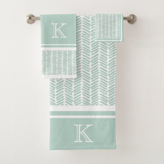 Aangepaste Zeeglas Mint Groen Wit Zigzag Stripes Bad Handdoek (Insitu)
